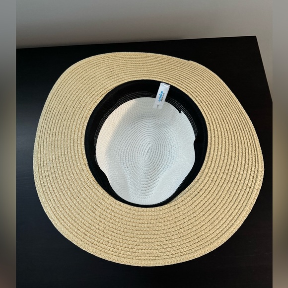 La Vie En Rose Beach Hat - Picture 4 of 5